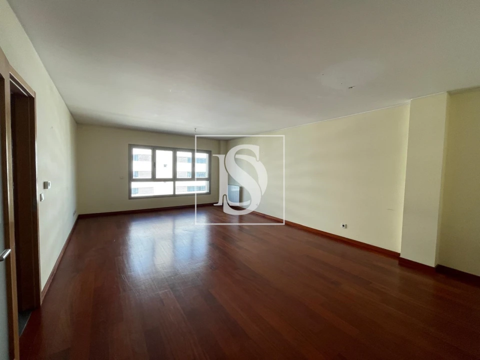 Apartamento T3 para Venda em Ramalde Foto 2