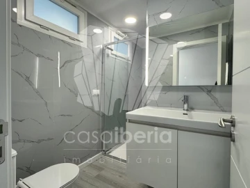 Apartamento T2 para Venda em Oeiras e São Julião da Barra, Paço de Arcos e Caxias
