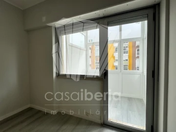Apartamento T2 para Venda em Oeiras e São Julião da Barra, Paço de Arcos e Caxias