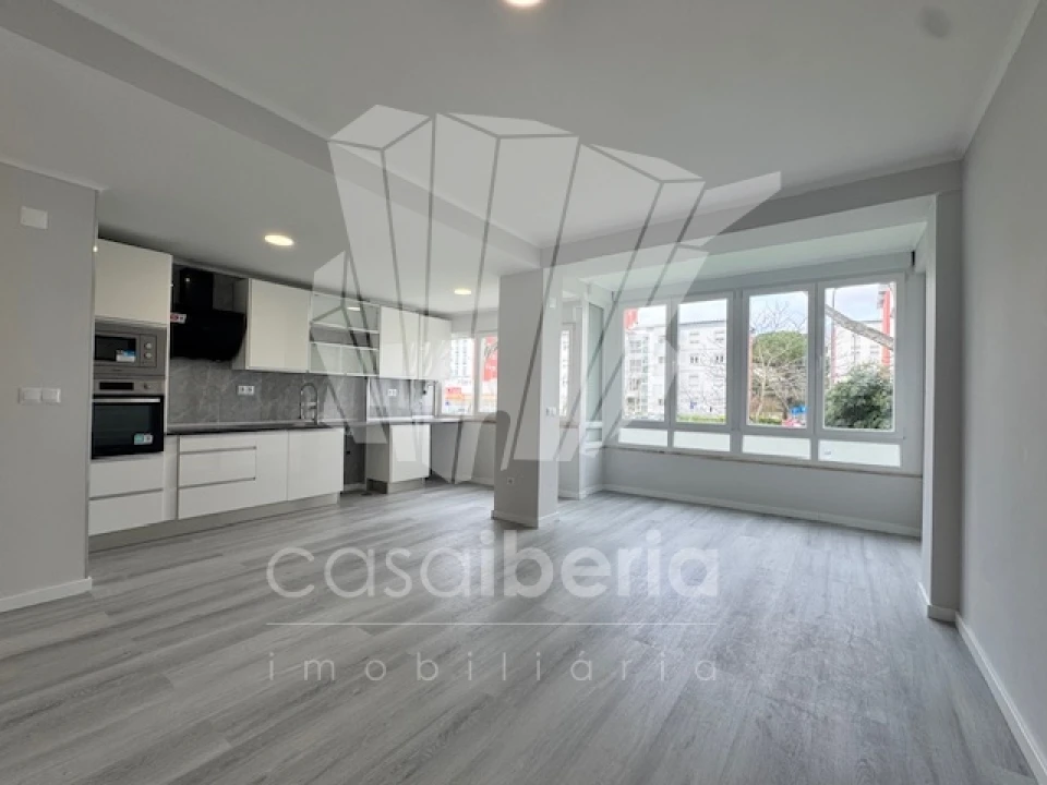 Apartamento T2 para Venda em Oeiras e São Julião da Barra, Paço de Arcos e Caxias Foto 1
