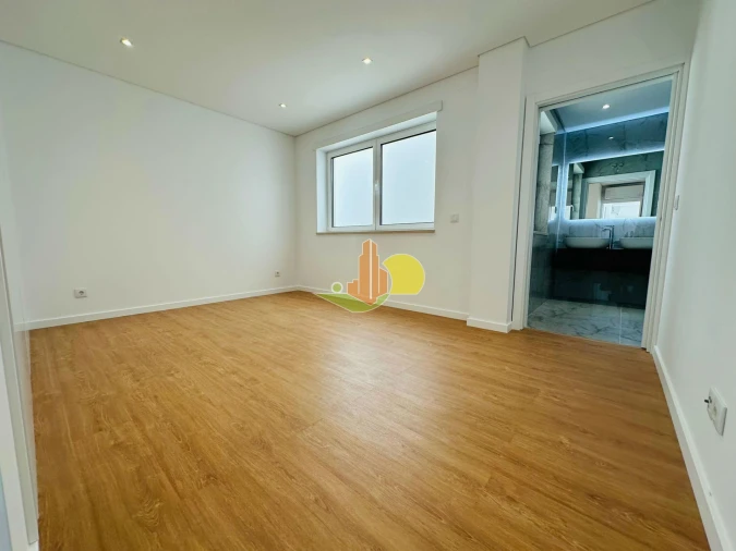 Apartamento T3 para Venda em Buarcos Foto 16
