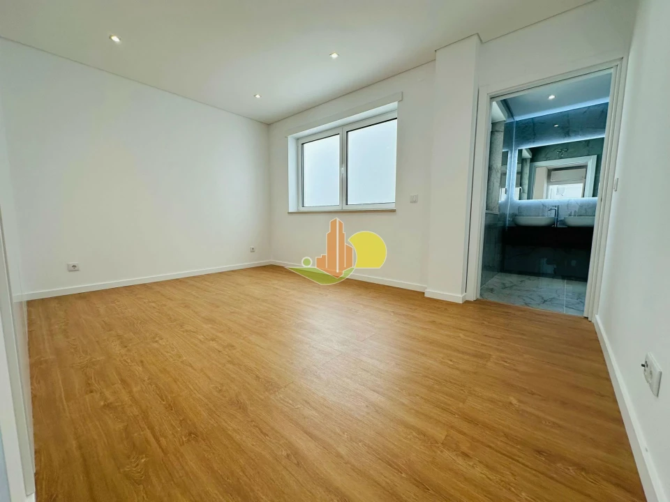 Apartamento T3 para Venda em Buarcos Foto 16