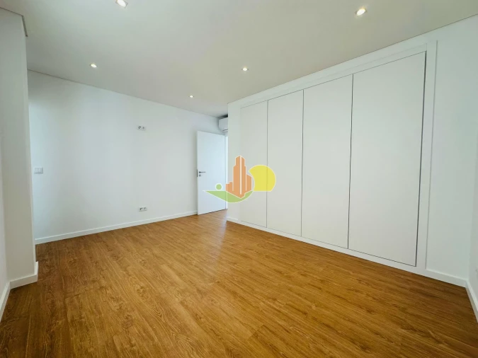Apartamento T3 para Venda em Buarcos Foto 15