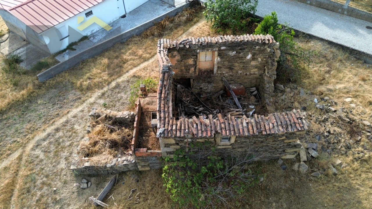 Moradia T2 para Venda em Salgueiro do Campo Foto 4