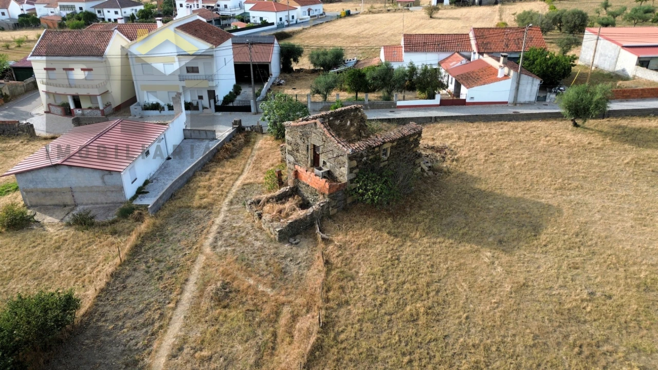 Moradia T2 para Venda em Salgueiro do Campo Foto 3