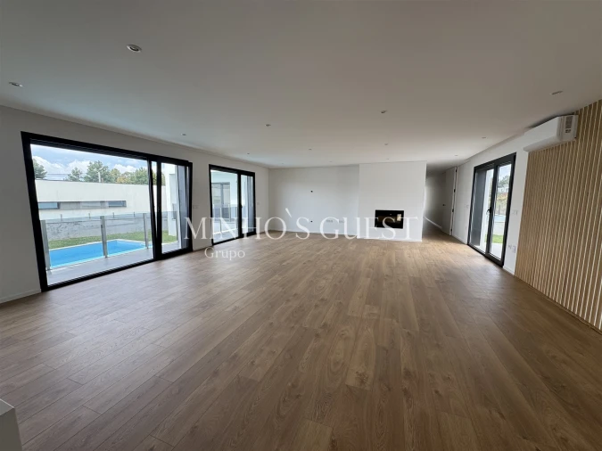 Moradia T3 para Venda em Merelim (São Paio), Panoias e Parada de Tibães Foto 4