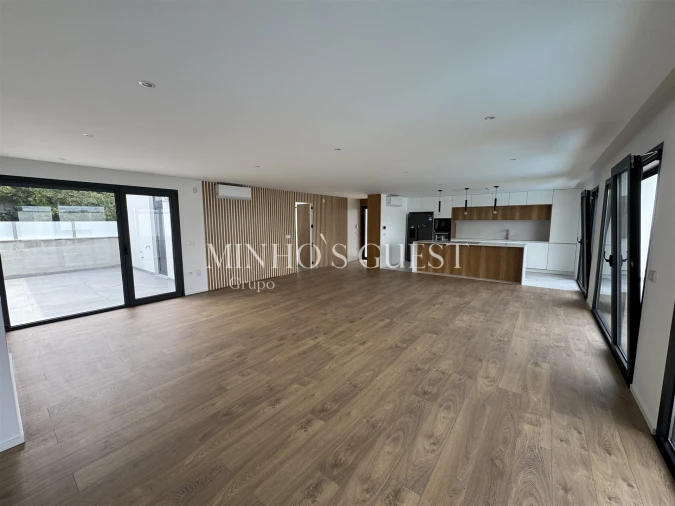 Moradia T3 para Venda em Merelim (São Paio), Panoias e Parada de Tibães Foto 1