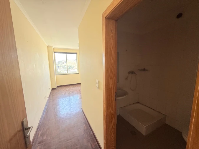 Apartamento T4 para Venda em São Martinho Foto 13