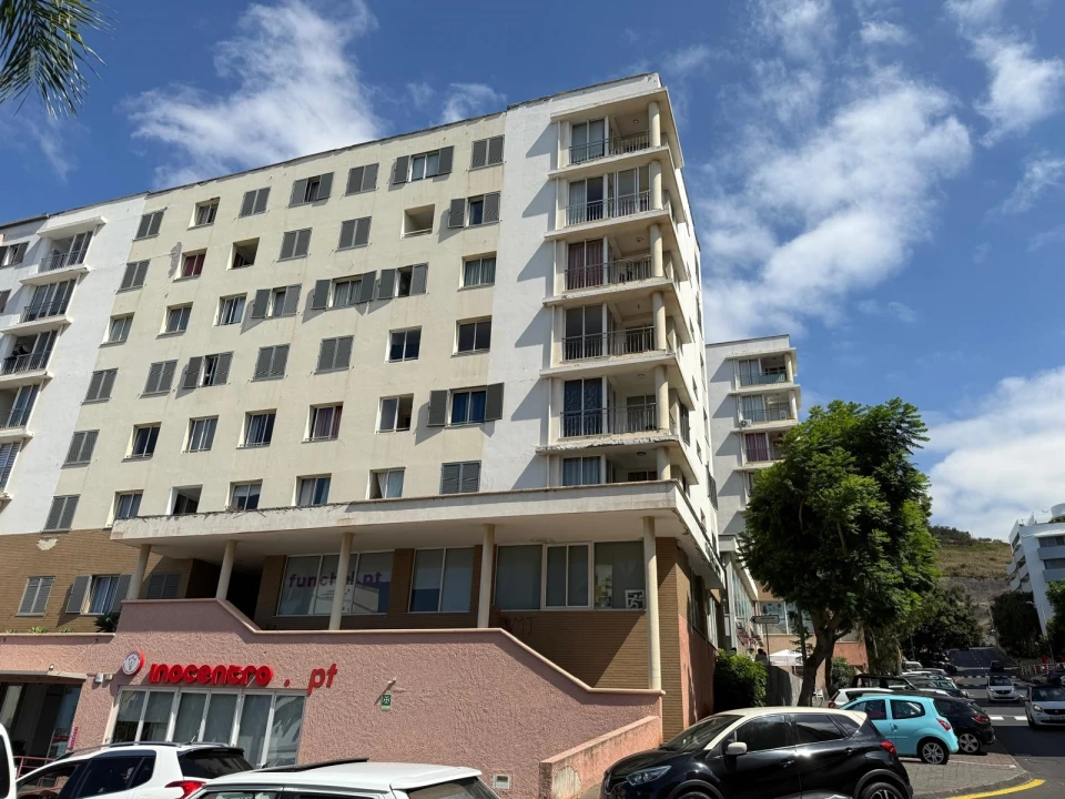 Apartamento T4 para Venda em São Martinho Foto 1