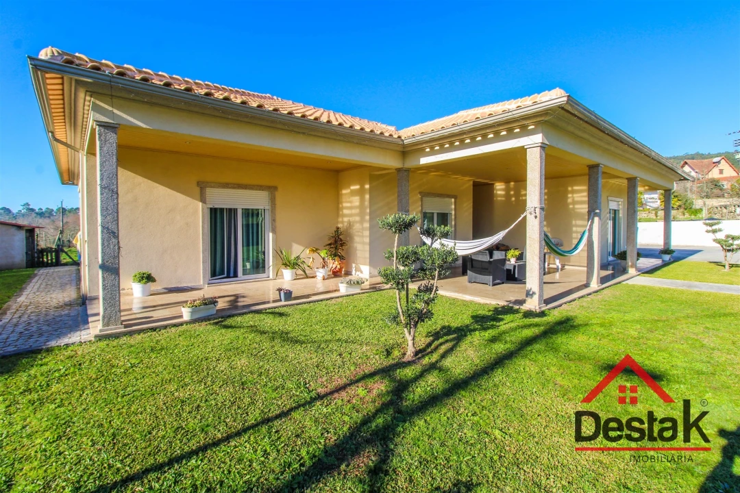 Moradia T3 para Venda em Santa Cruz da Trapa e São Cristóvão de Lafões Foto 5