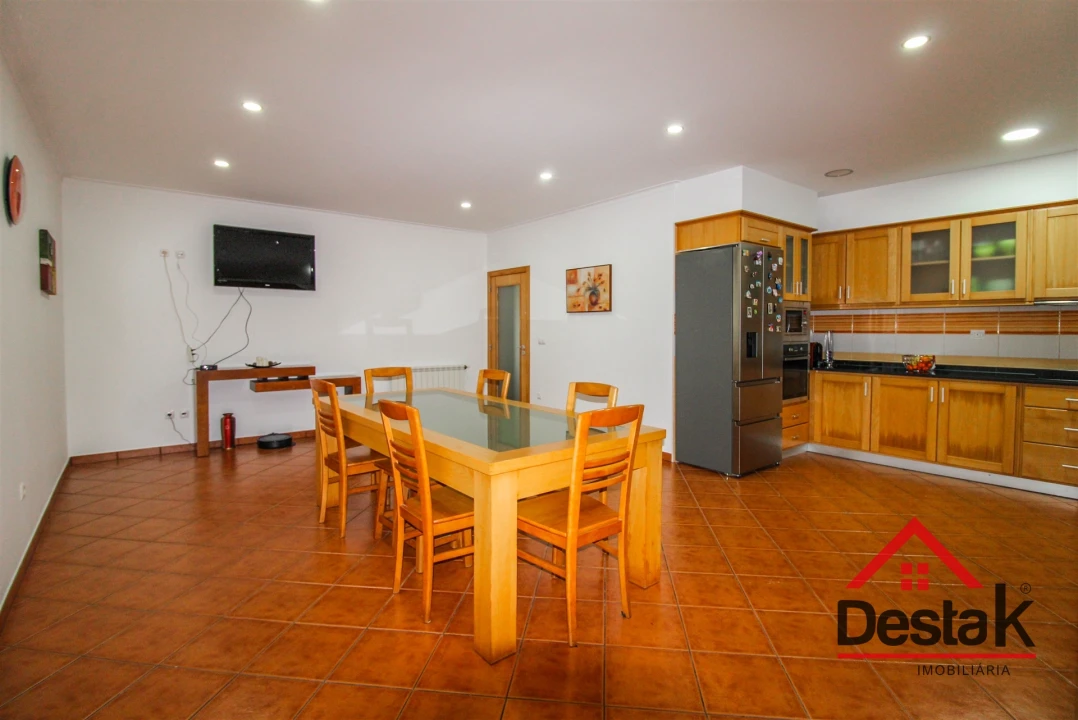 Moradia T3 para Venda em Santa Cruz da Trapa e São Cristóvão de Lafões Foto 13