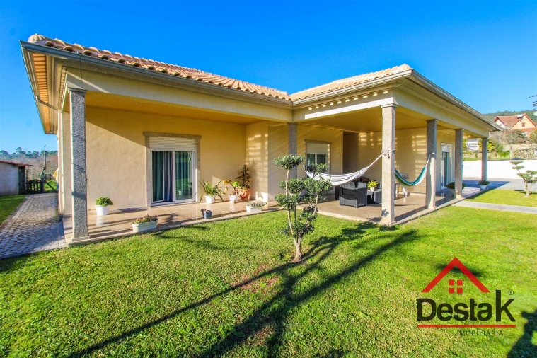 Moradia T3 para Venda em Santa Cruz da Trapa e São Cristóvão de Lafões Foto 5