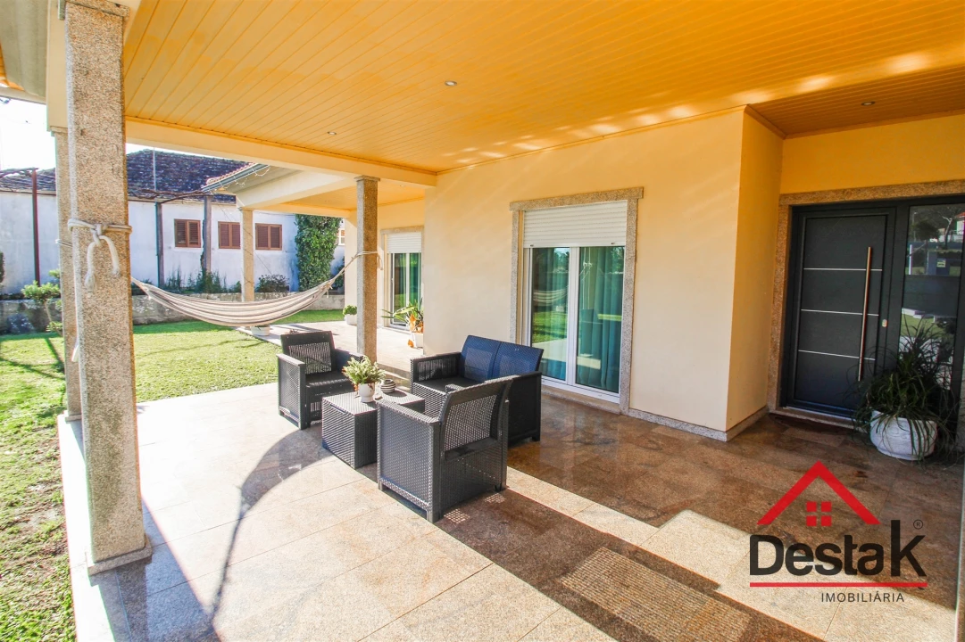 Moradia T3 para Venda em Santa Cruz da Trapa e São Cristóvão de Lafões Foto 6