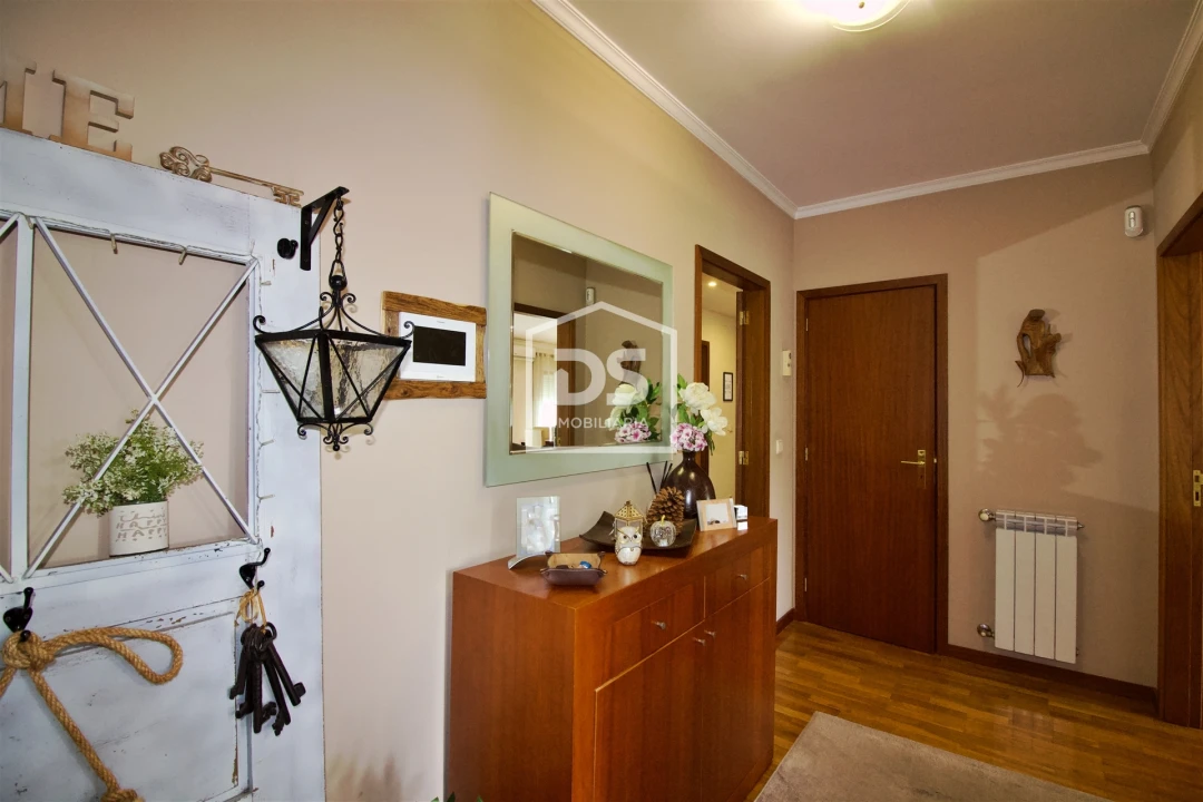 Apartamento T4 para Venda em Paredes Foto 4
