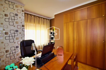 Apartamento T4 para Venda em Paredes