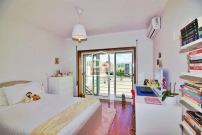 Apartamento T4 para Venda em Paredes