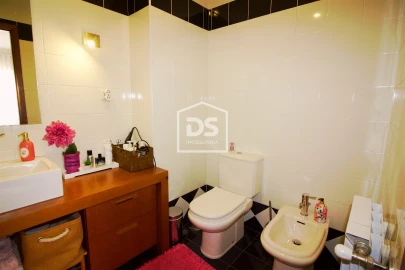 Apartamento T4 para Venda em Paredes