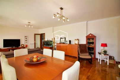 Apartamento T4 para Venda em Paredes