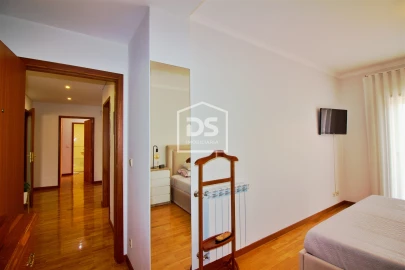 Apartamento T4 para Venda em Paredes