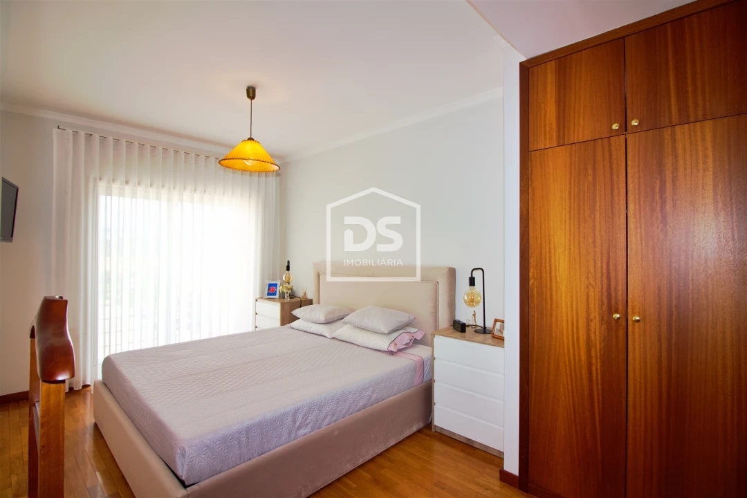 Apartamento T4 para Venda em Paredes Foto 31
