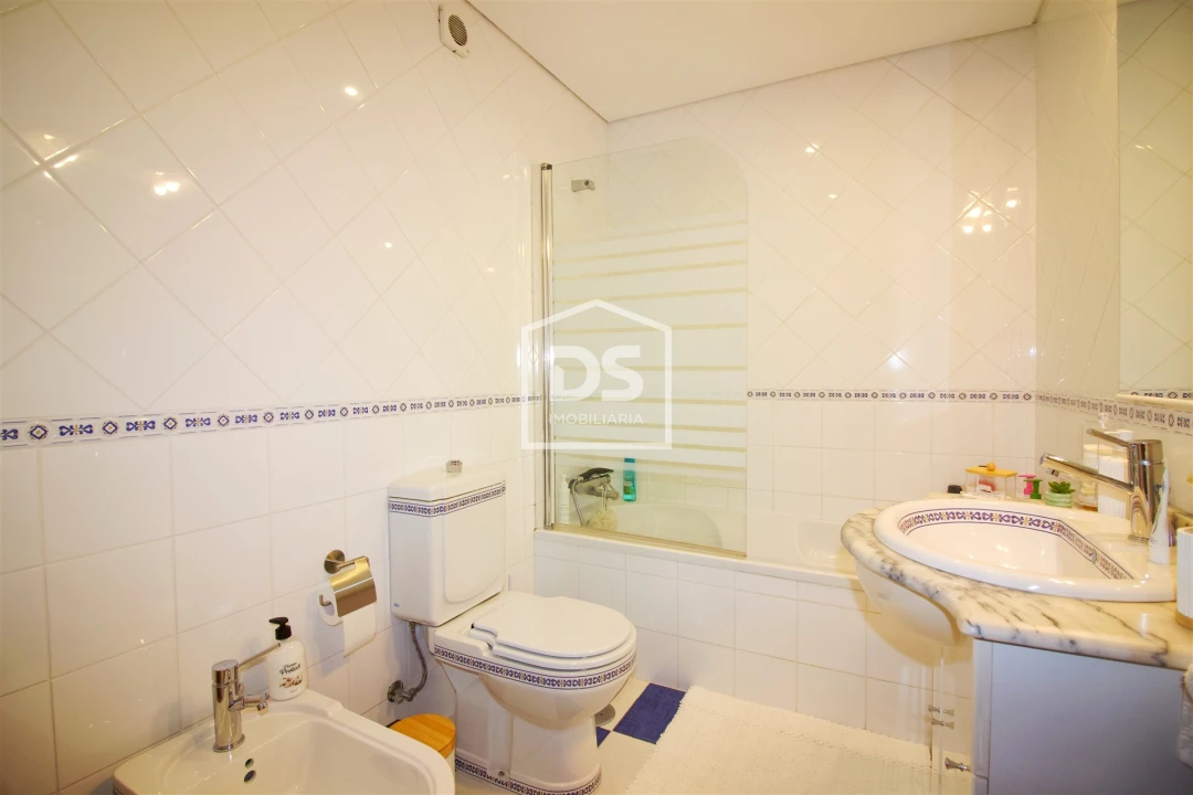 Apartamento T4 para Venda em Paredes Foto 17