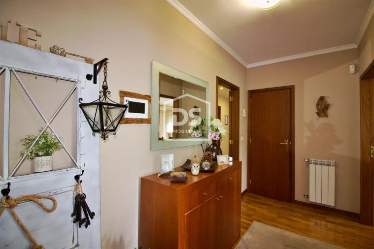 Apartamento T4 para Venda em Paredes Foto 4