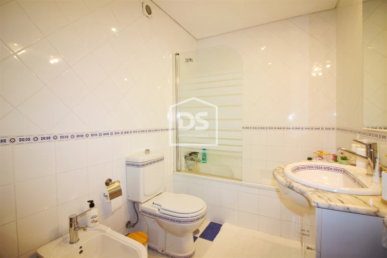 Apartamento T4 para Venda em Paredes Foto 17