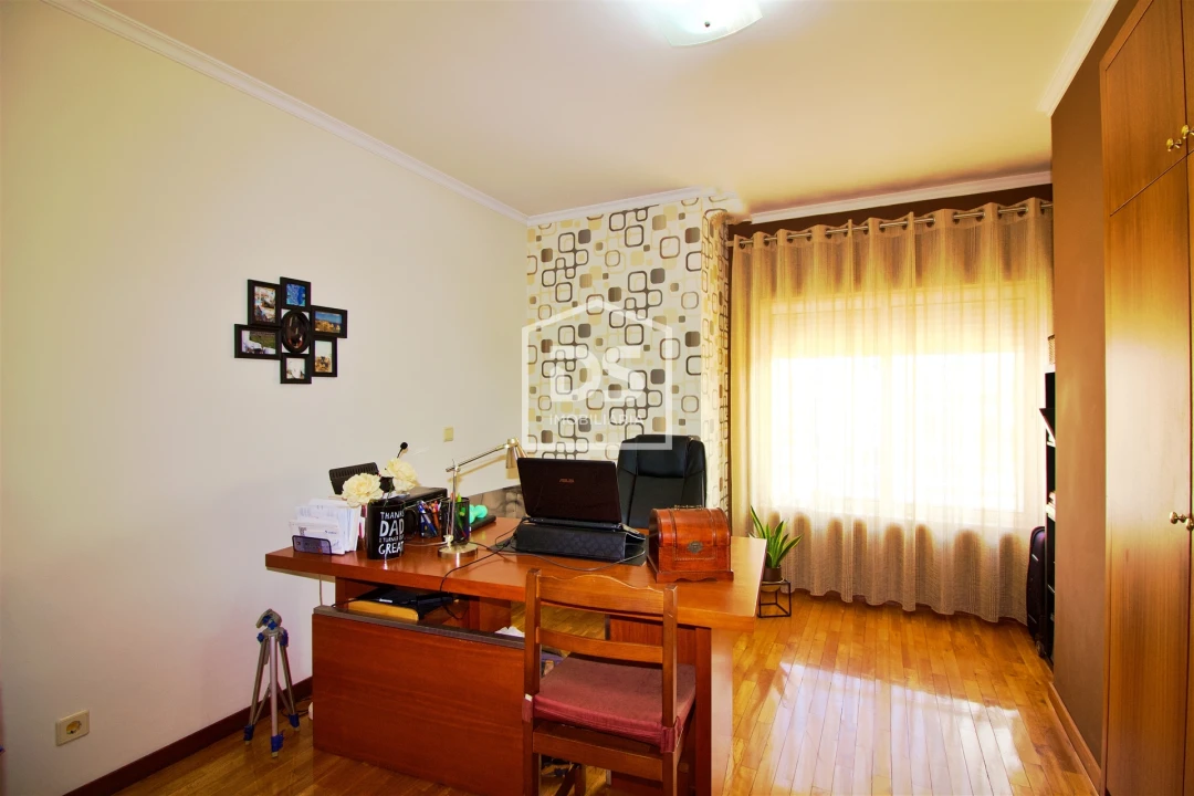 Apartamento T4 para Venda em Paredes Foto 24