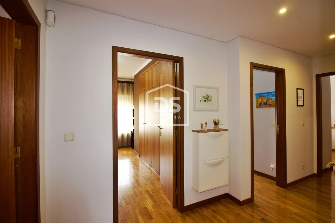 Apartamento T4 para Venda em Paredes Foto 16