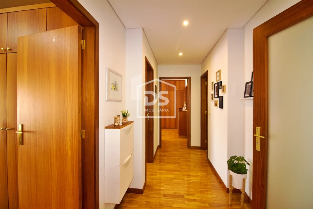 Apartamento T4 para Venda em Paredes Foto 23