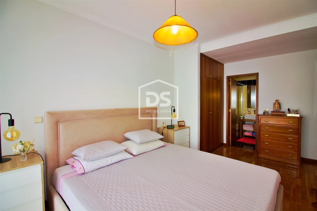Apartamento T4 para Venda em Paredes Foto 33