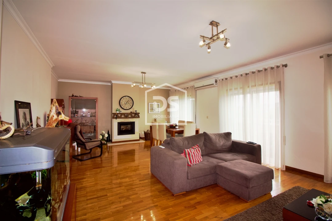 Apartamento T4 para Venda em Paredes Foto 8