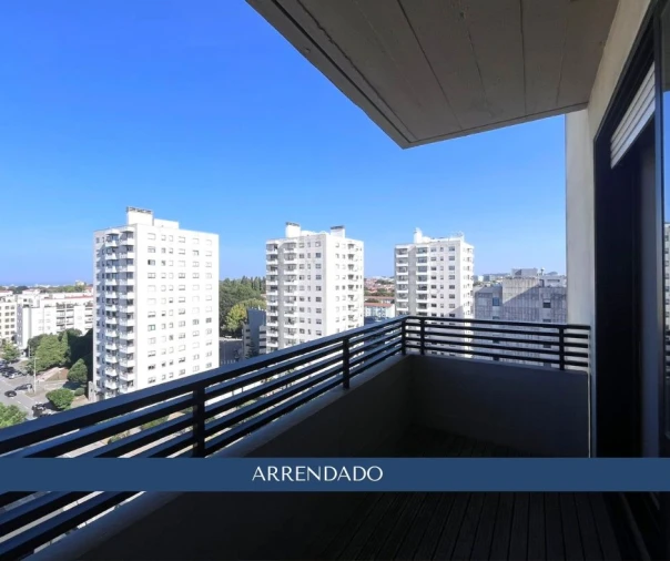 Apartamento T5 para Arrendamento em Ramalde