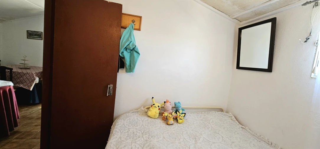 Moradia T2 para Venda em Cortes do Meio Foto 22