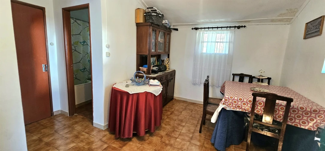 Moradia T2 para Venda em Cortes do Meio Foto 16