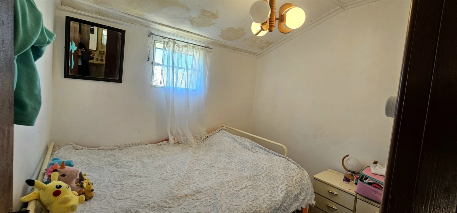 Moradia T2 para Venda em Cortes do Meio Foto 23