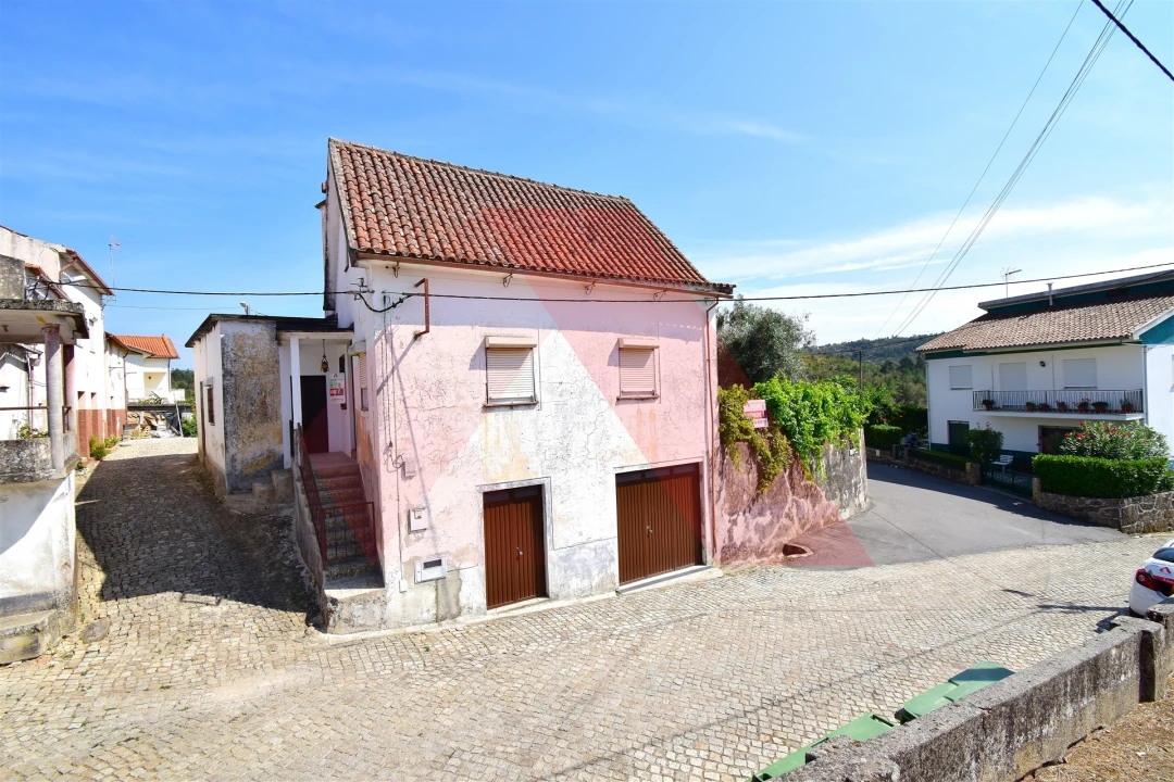 Moradia T2 para Venda em Covas e Vila Nova de Oliveirinha Foto 2