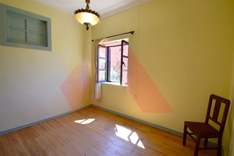 Moradia T2 para Venda em Covas e Vila Nova de Oliveirinha Foto 8