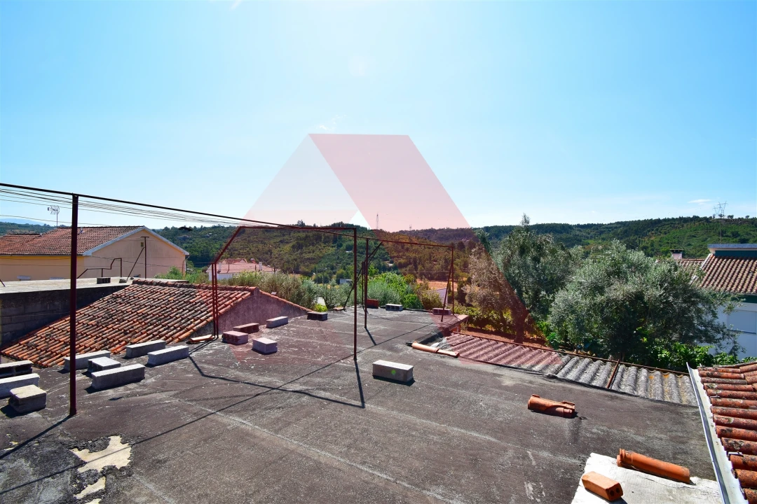 Moradia T2 para Venda em Covas e Vila Nova de Oliveirinha Foto 13