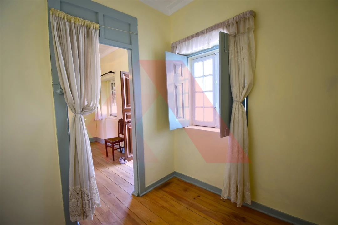 Moradia T2 para Venda em Covas e Vila Nova de Oliveirinha Foto 9