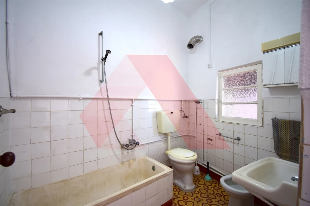 Moradia T2 para Venda em Covas e Vila Nova de Oliveirinha Foto 5