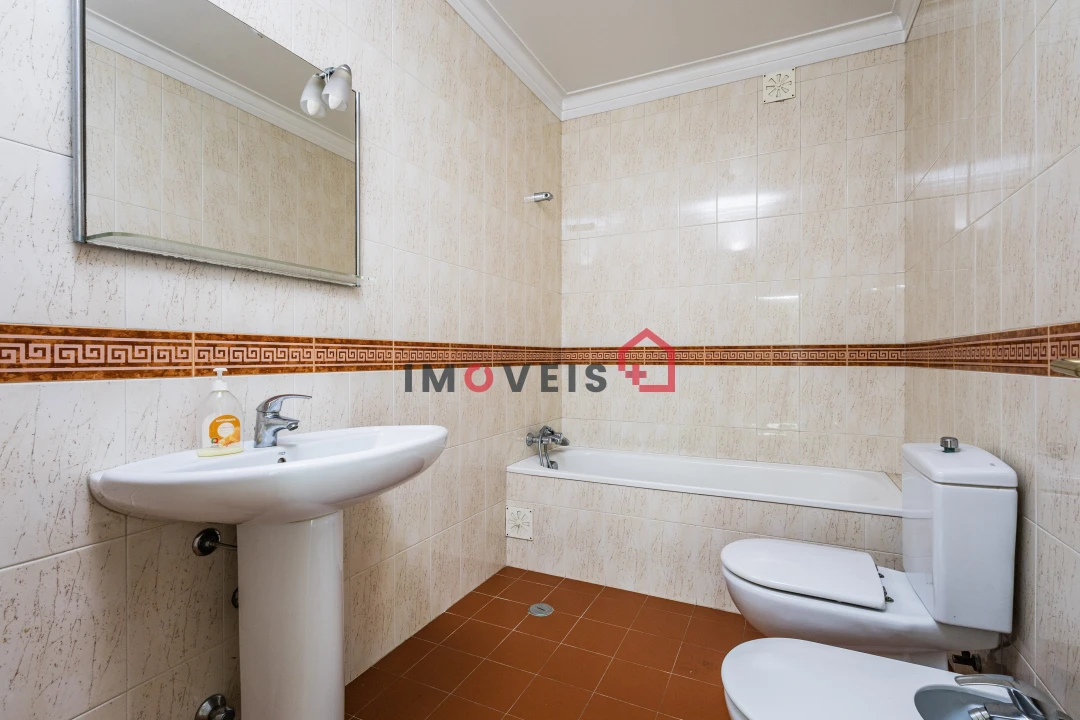 Apartamento T5 para Venda em Leiria, Pousos, Barreira e Cortes Foto 15