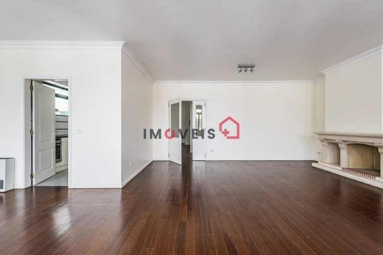 Apartamento T5 para Venda em Leiria, Pousos, Barreira e Cortes Foto 13