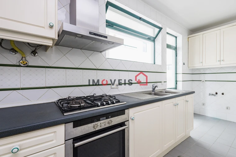 Apartamento T5 para Venda em Leiria, Pousos, Barreira e Cortes Foto 8