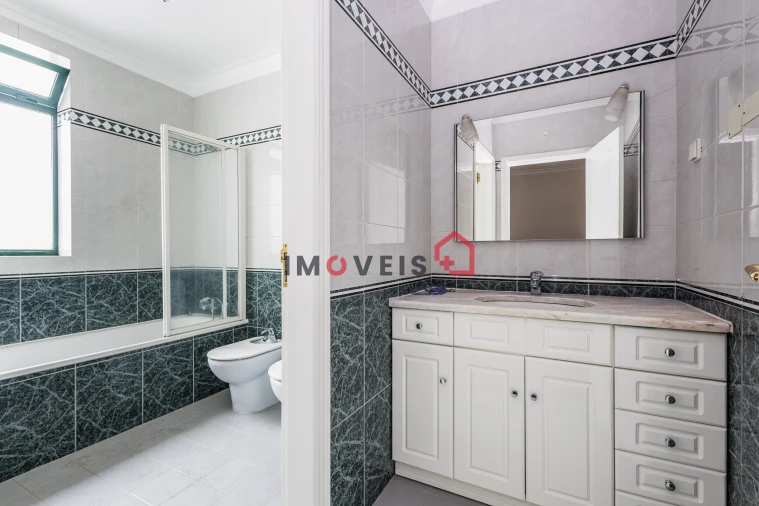 Apartamento T5 para Venda em Leiria, Pousos, Barreira e Cortes Foto 18