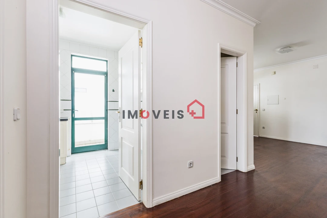 Apartamento T5 para Venda em Leiria, Pousos, Barreira e Cortes Foto 4