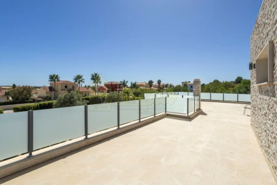 Moradia T4 para Venda em Quelfes