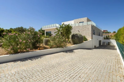 Moradia T4 para Venda em Quelfes