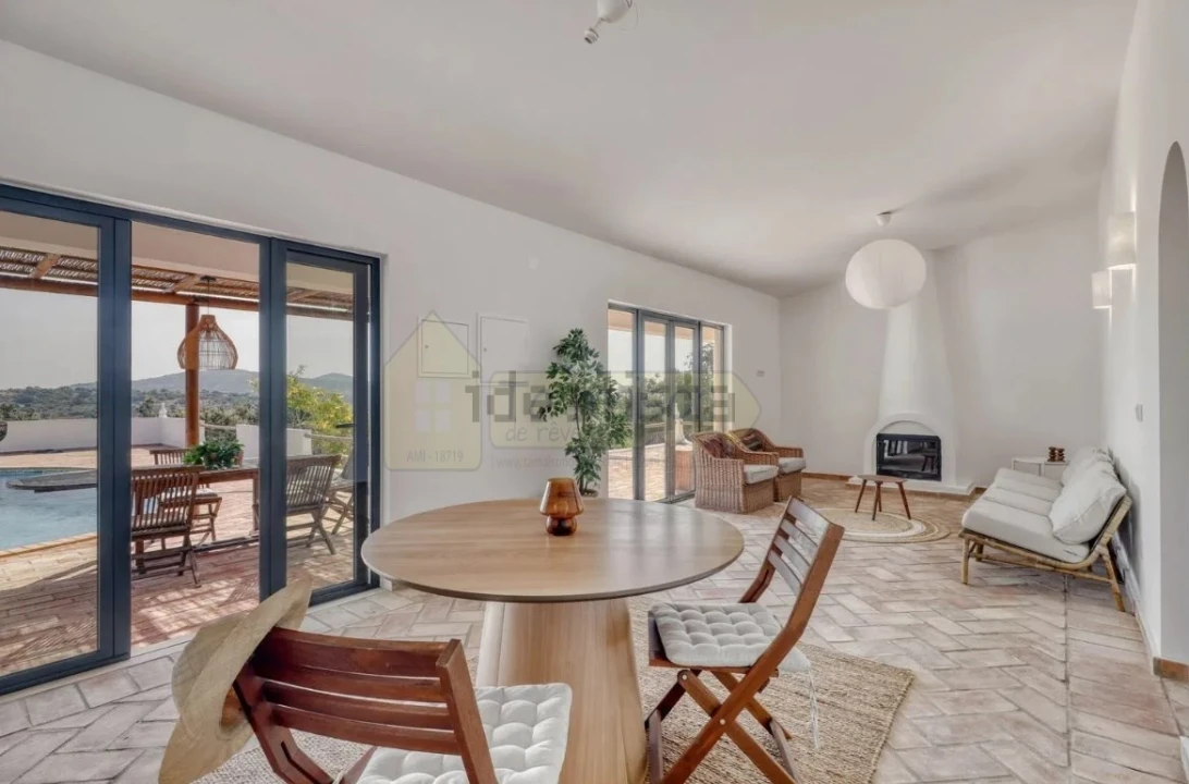 Moradia T3 para Venda em Santa Barbara de Nexe Foto 6