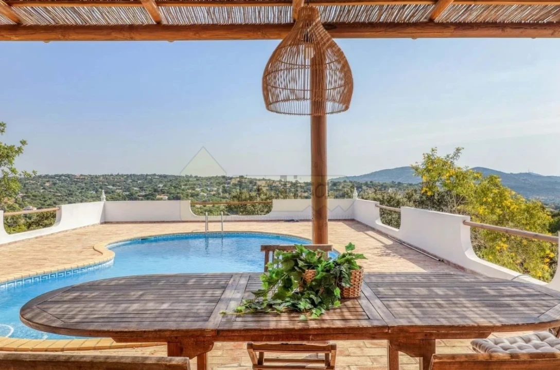 Moradia T3 para Venda em Santa Barbara de Nexe Foto 1